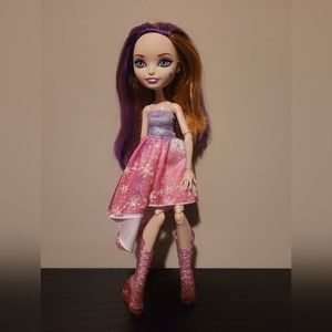 Ever After High Poppy O'Hair Fairest On Ice